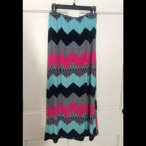 No tag in back. Multi color maxi skirt. Size S.